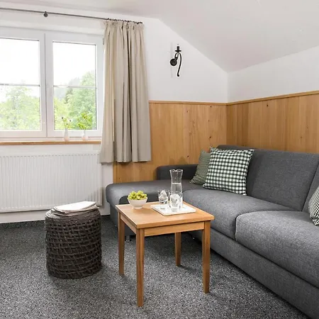 Hageberg Ab Mai Freie Fahrt Mit Bergbahnen シャレー